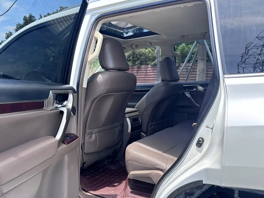Lexus GX 400 Distinguished
