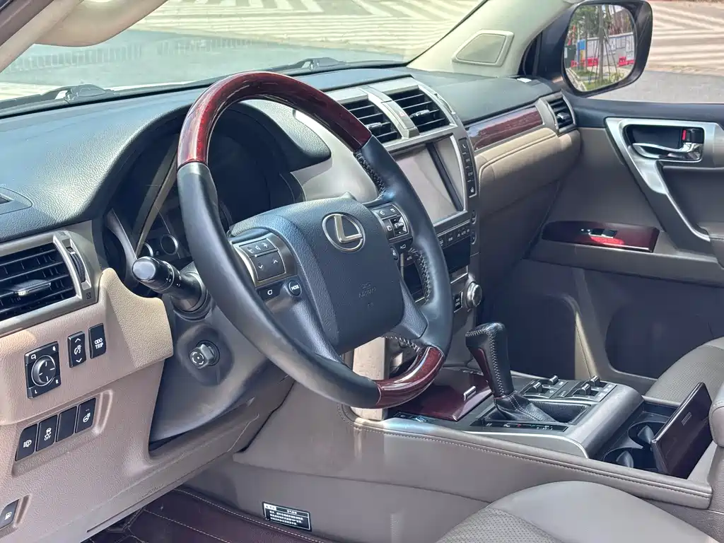 Lexus GX 400 Distinguished