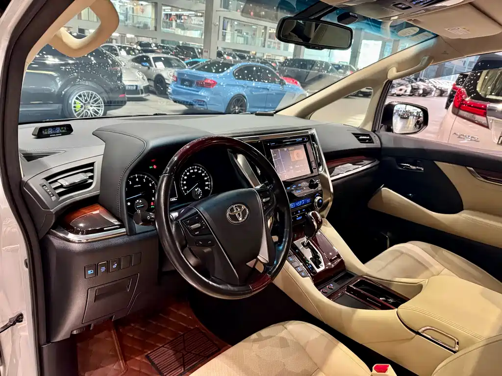 Alphard 3.5 L Luxury