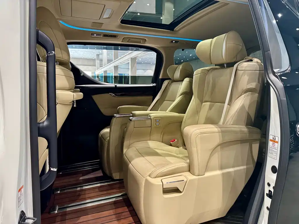 Alphard 3.5 L Luxury