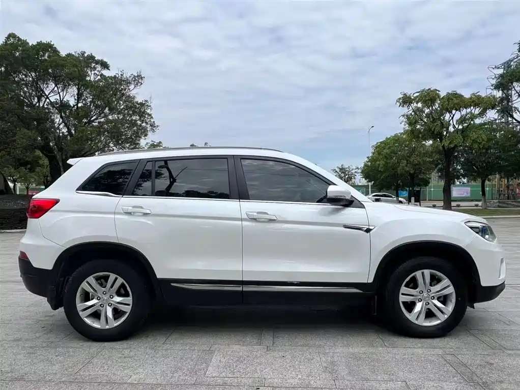 Changan CS75 2.0 L Manual Luxury CN-V