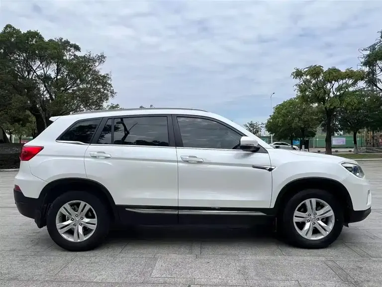 Changan CS75 2.0 L Manual Luxury CN-V