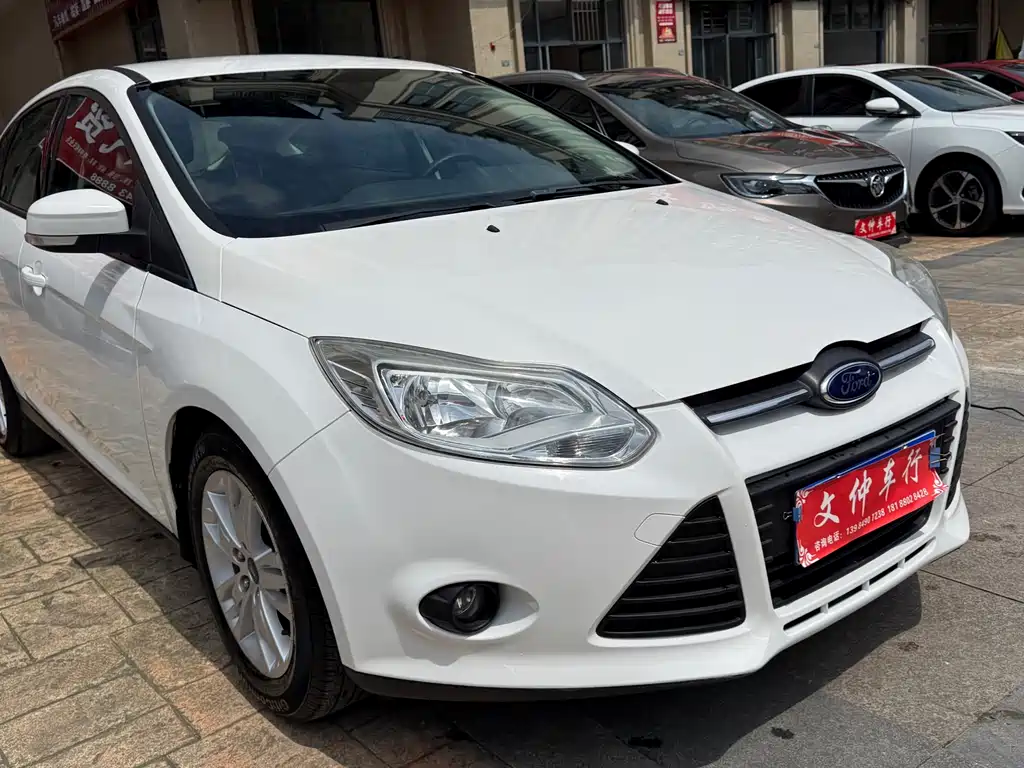 Focus Hatchback 1.6 L Auto Comfort