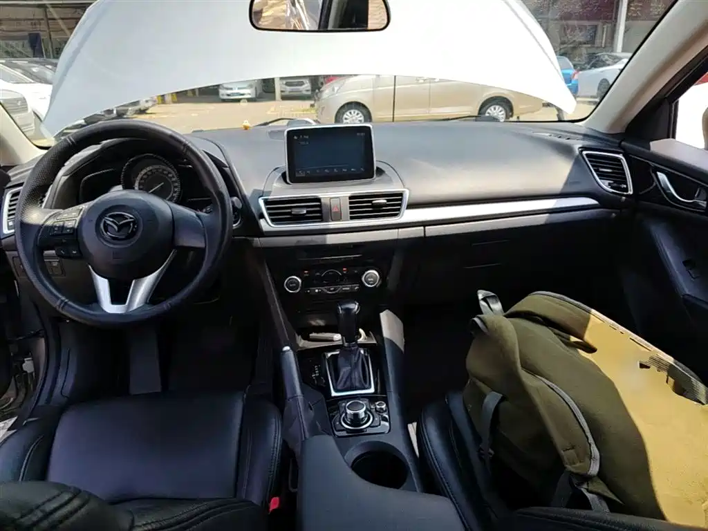 Mazda 3 Axela Hatchback 1.5 L Auto Luxury