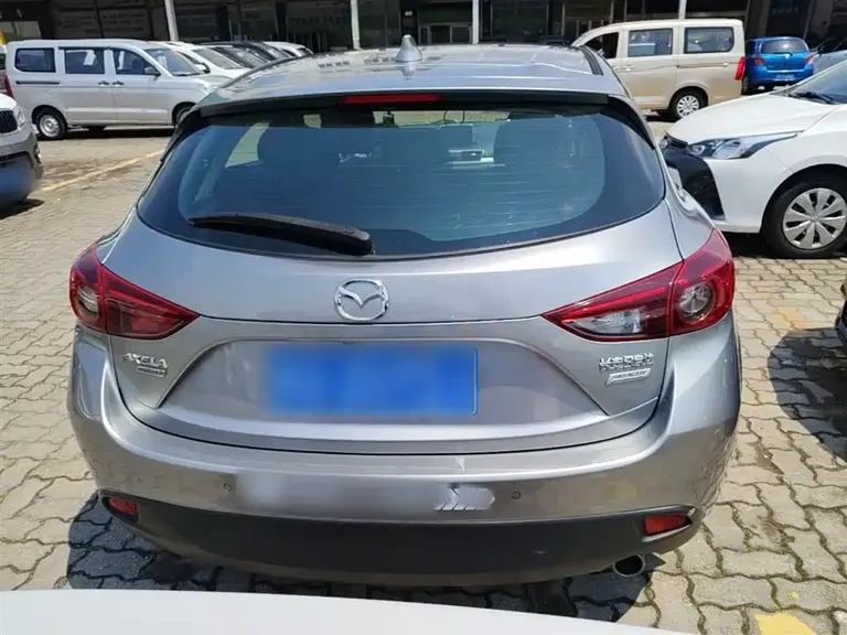 Mazda 3 Axela Hatchback 1.5 L Auto Luxury