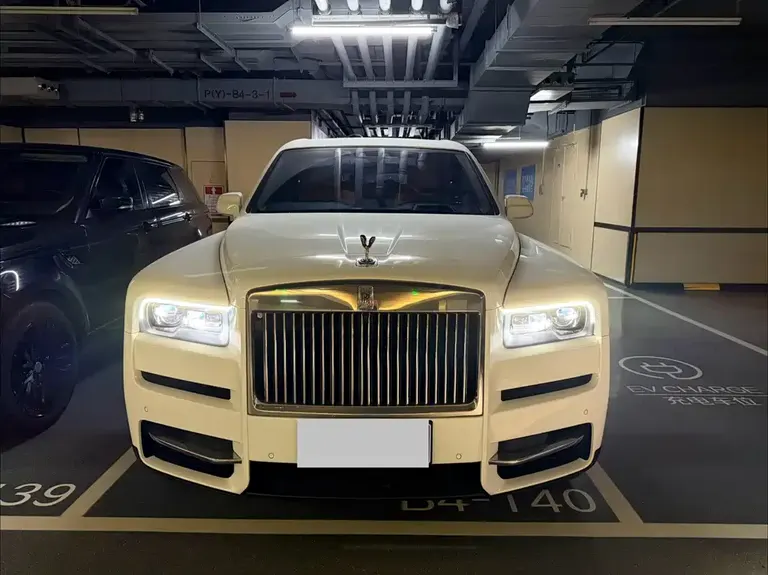 Rolls-Royce Cullinan 4-seat