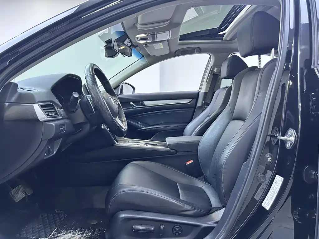 Accord Sharp· Hybrid 2.0 L Sharp Leading