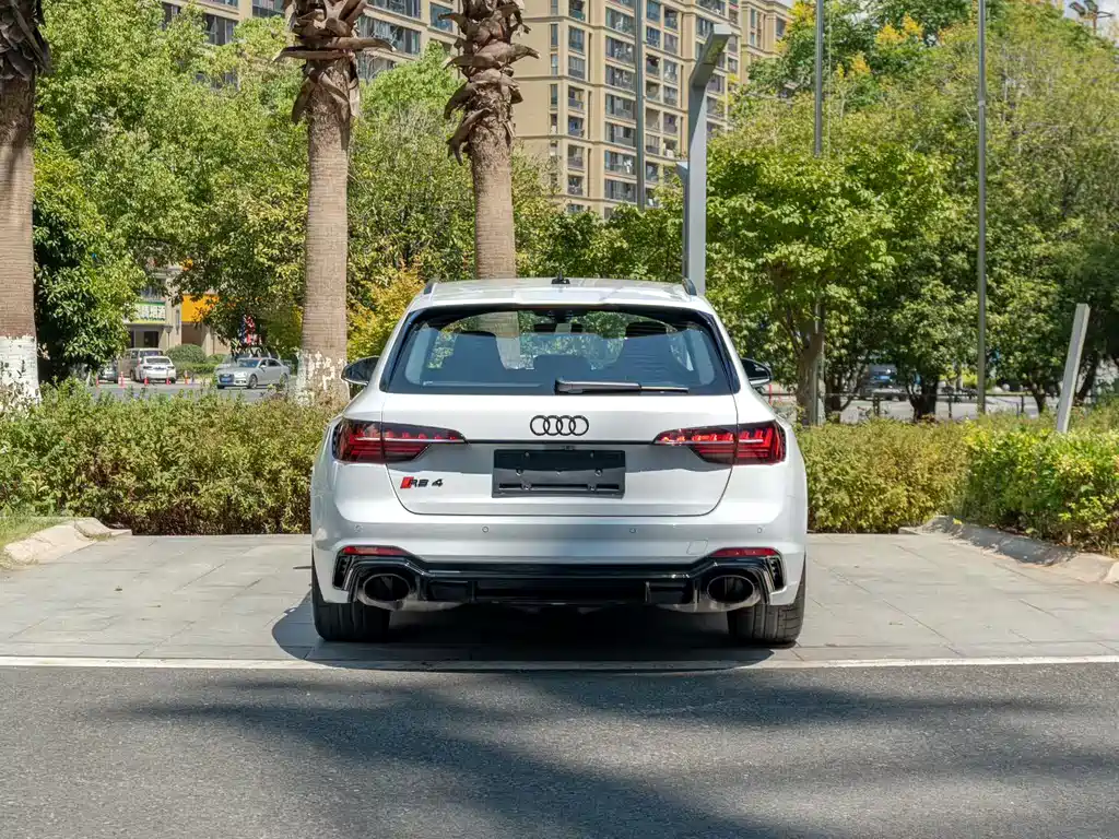 Audi RS 4 RS4 Avant Ignite Engine