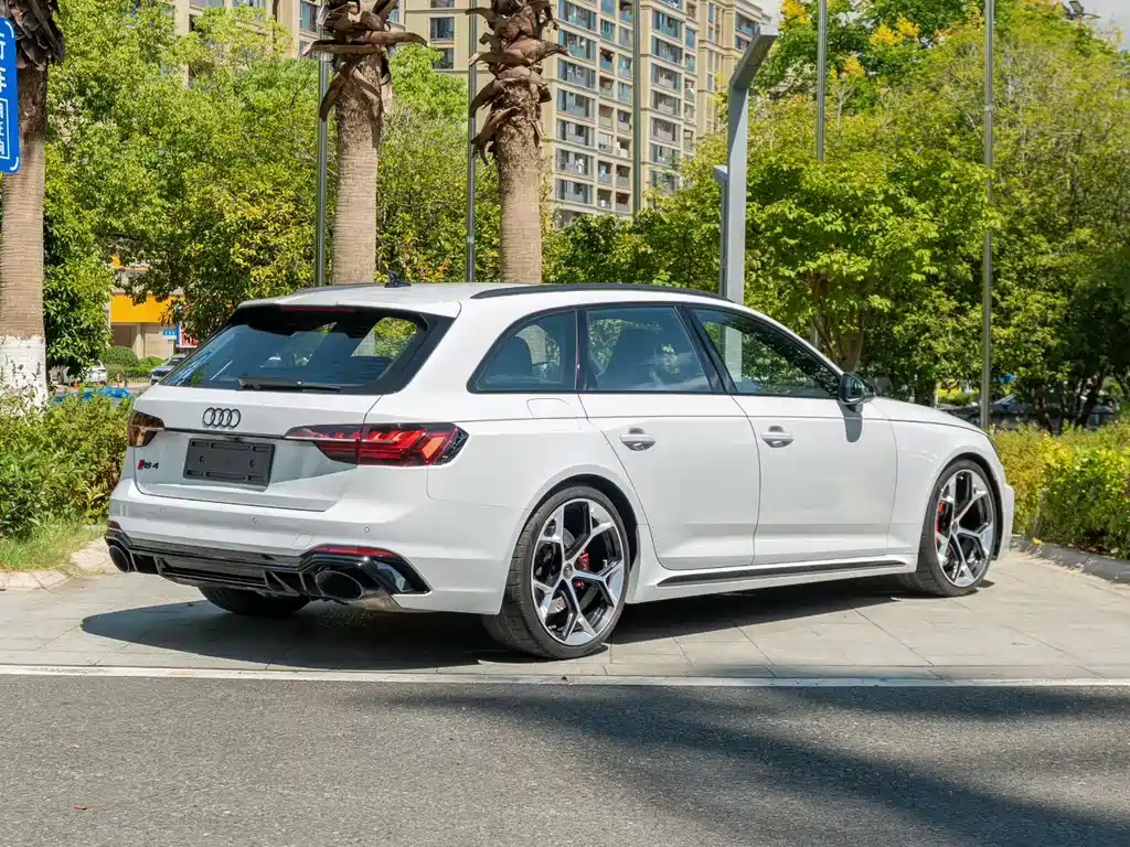 Audi RS 4 RS4 Avant Ignite Engine