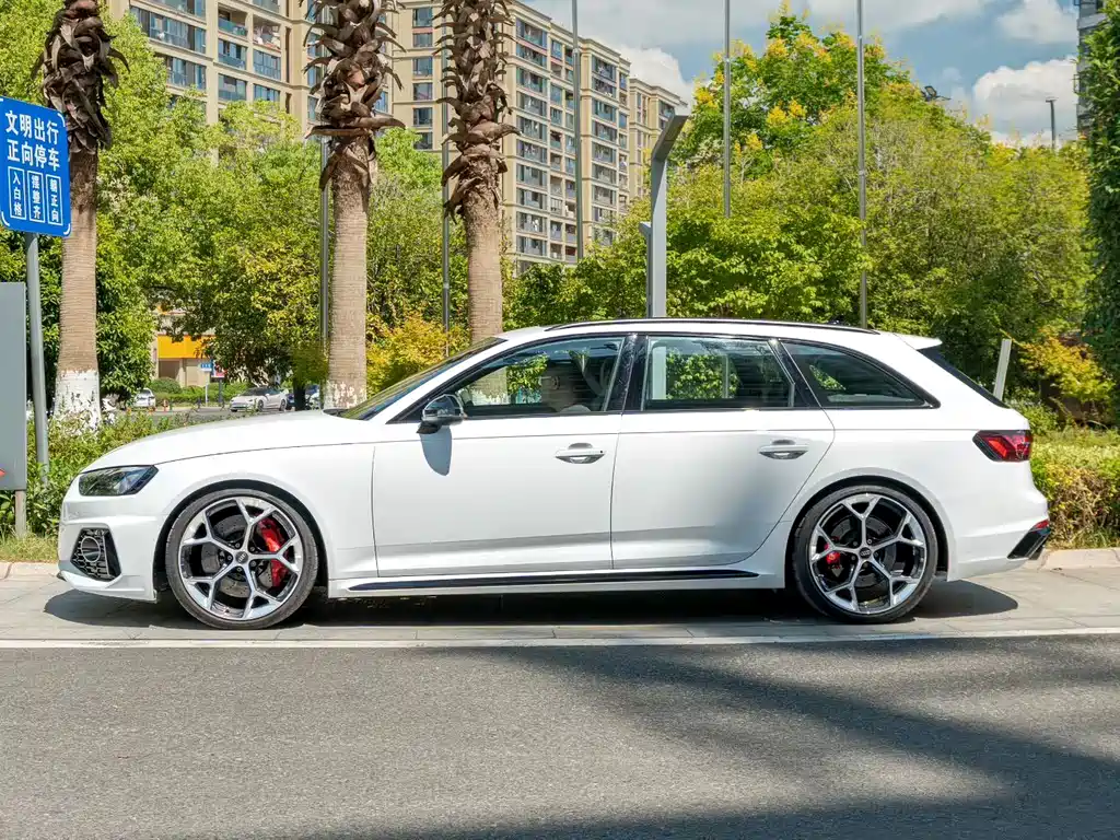 Audi RS 4 RS4 Avant Ignite Engine