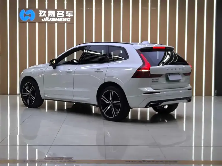 Volvo XC60 PHEV T8 E Drive Hybrid Smart Vision Sport