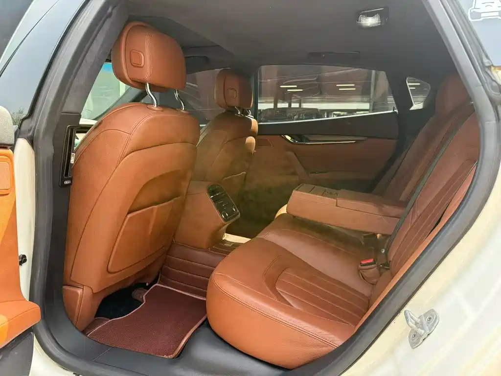 Quattroporte 3.0 T Standard
