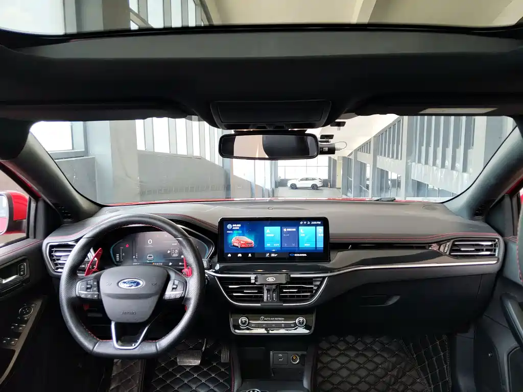 Focus Hatchback EcoBoost 180 Auto ST Line