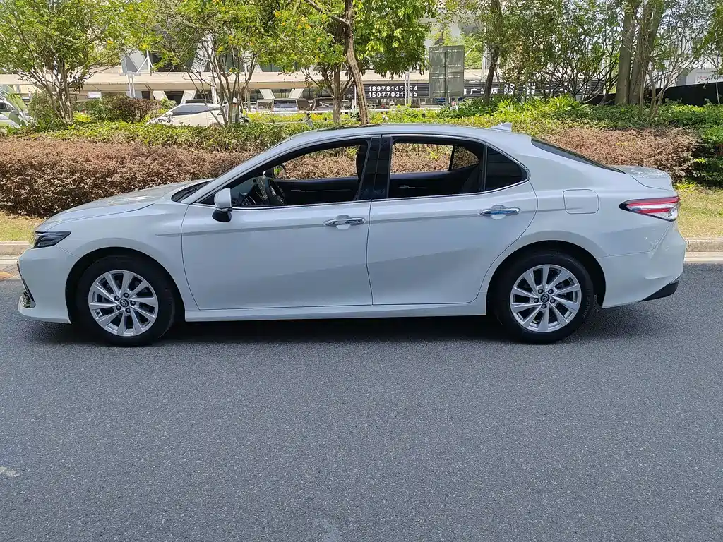 Camry 2.0 G Luxury