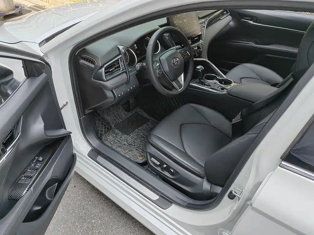 Camry 2.0 G Luxury