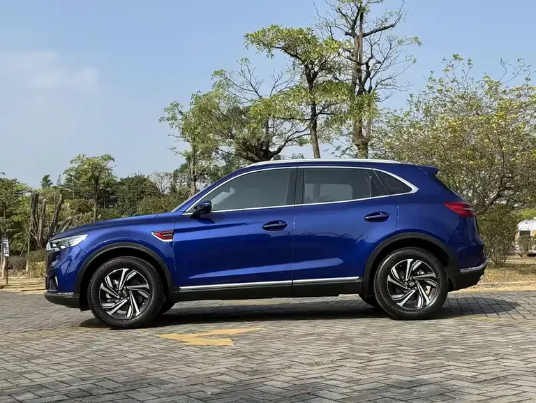Hongqi HS5 2.0 T Connected Flagship Enjoyment