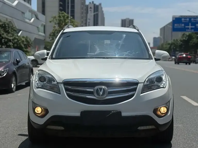 Changan CS35 1.6 L Auto Luxury CN-V