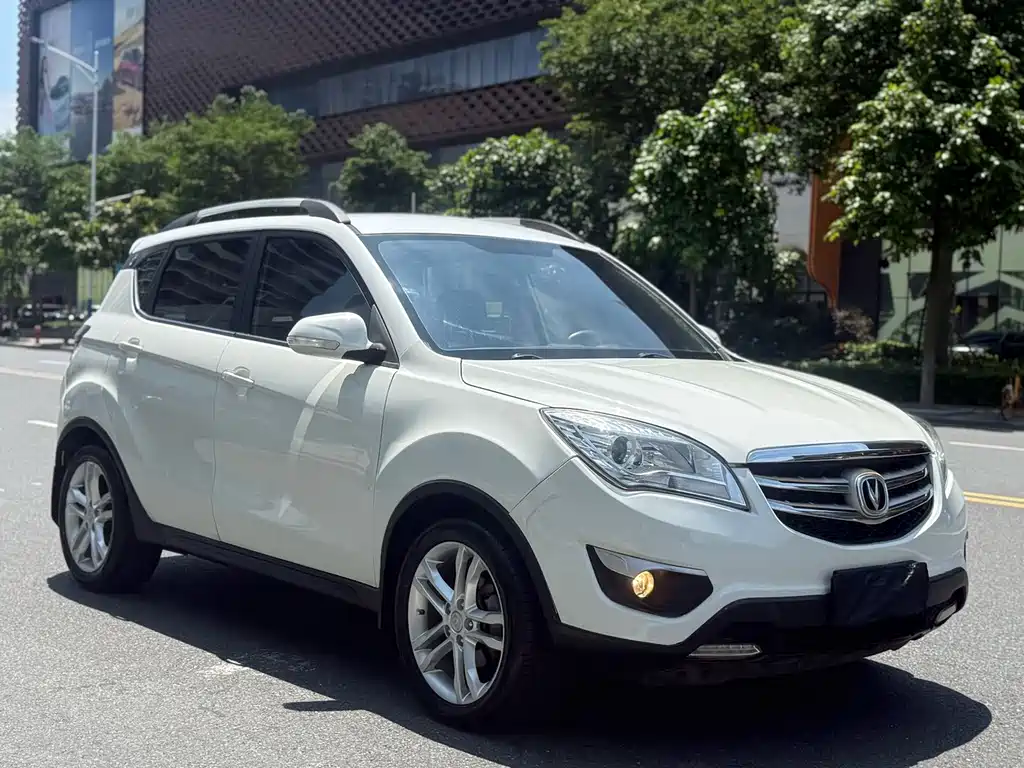 Changan CS35 1.6 L Auto Luxury CN-V