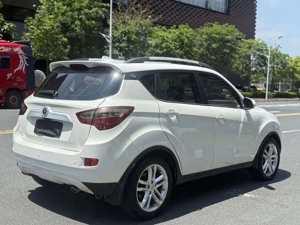 Changan CS35 1.6 L Auto Luxury CN-V