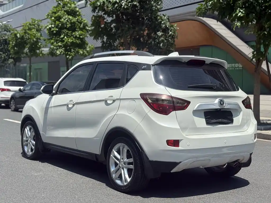 Changan CS35 1.6 L Auto Luxury CN-V