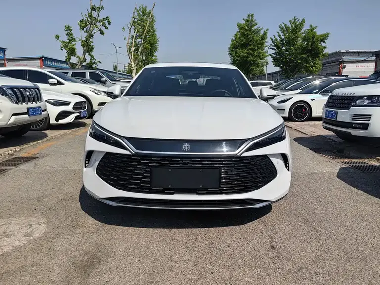 BYD Qin L DM-i Smart Drive 120 KM Transcend