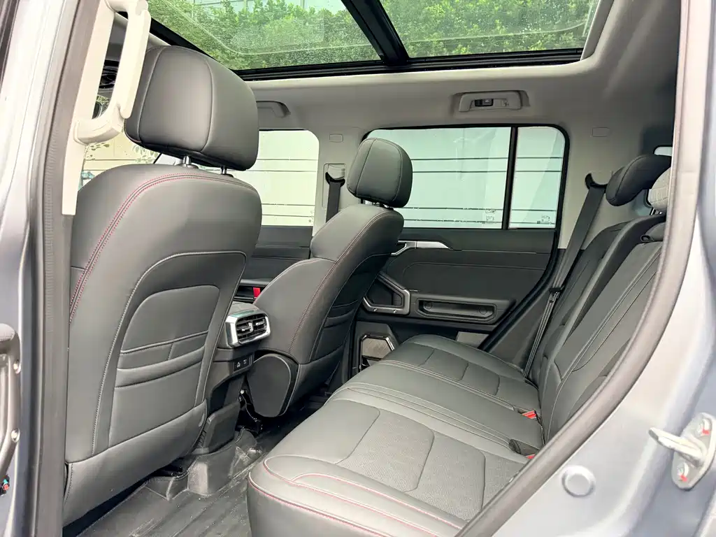Jetour Traveller 2.0 T 4 WD Cross PRO Entertainment