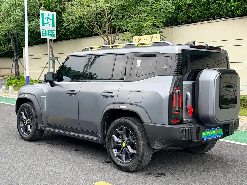 Jetour Traveller 2.0 T 4 WD Cross PRO Entertainment