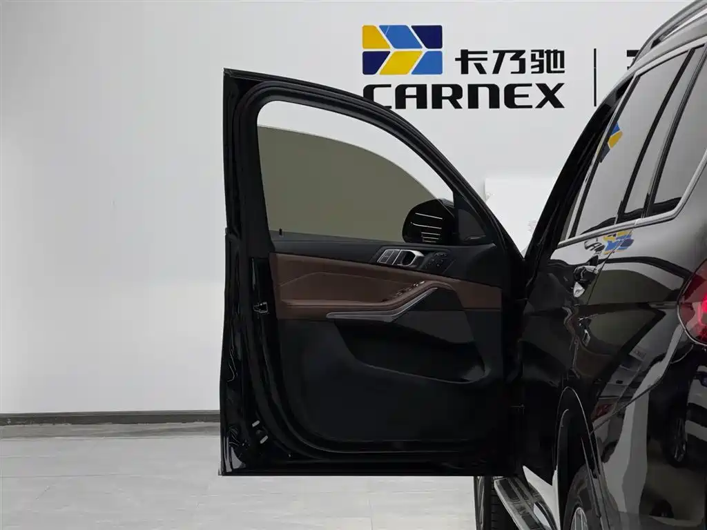 BMW X7 xDrive40 i Leading Luxury Package
