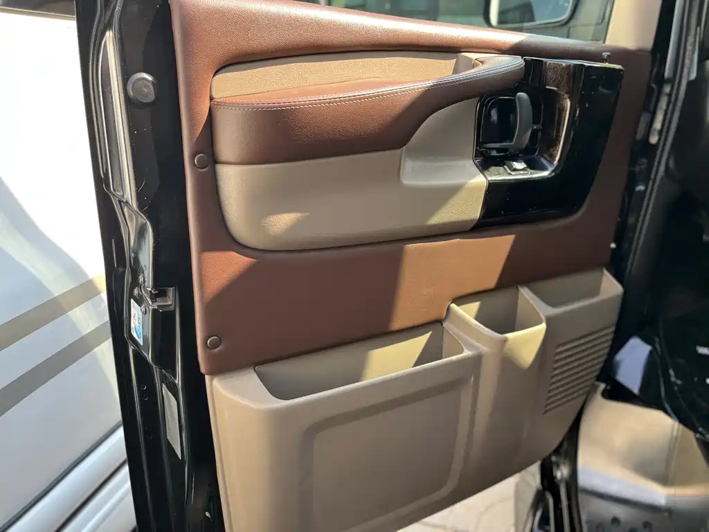 SAVANA 5.3 L 4 WD Leader