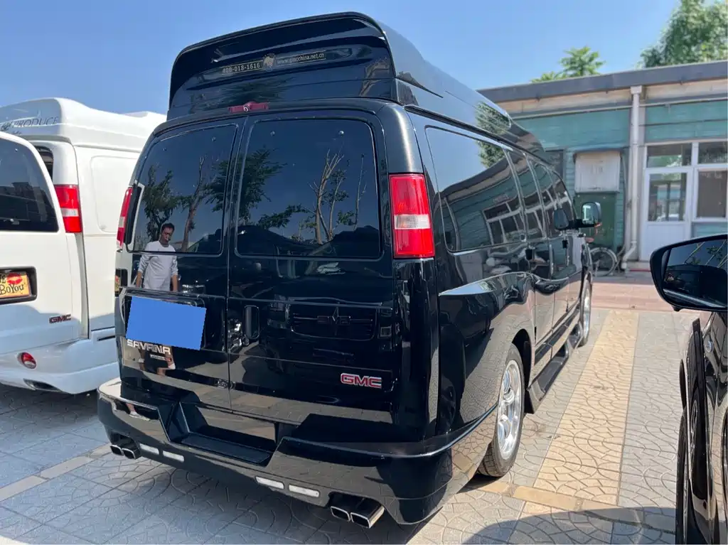 SAVANA 5.3 L 4 WD Leader