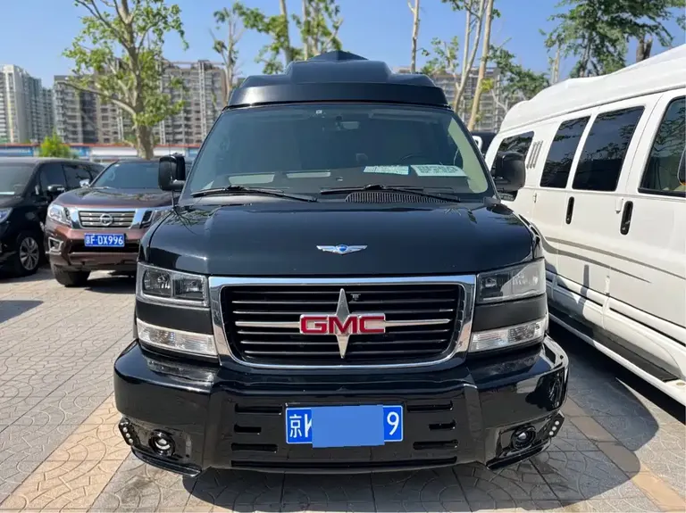 GMC SAVANA 5.3 L 4 WD Leader