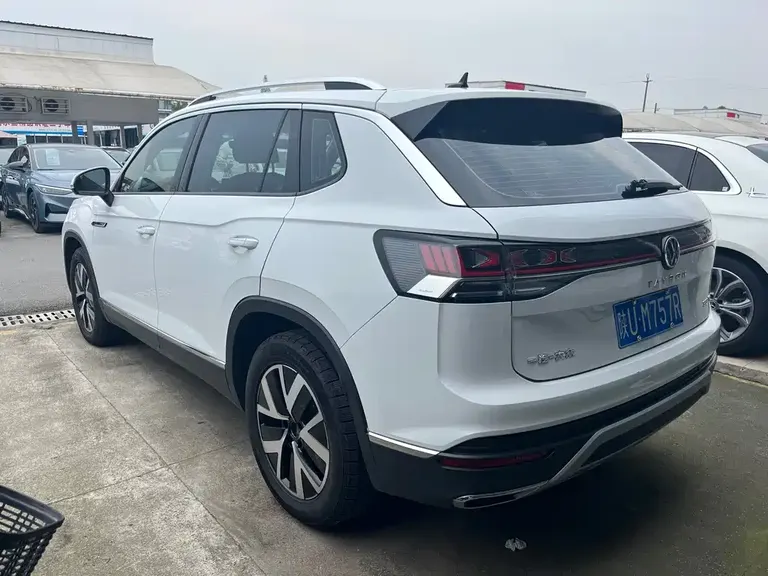 Volkswagen Tayron 300 TSI 2 WD Luxury Plus Advanced