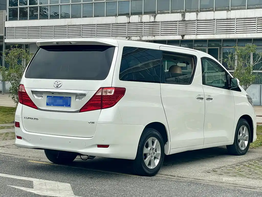 Alphard 3.5 L Luxury