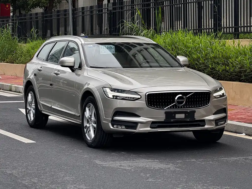 Volvo V90 沃尔沃V90 2019款 Cross Country T5 AWD 智远版 国VI