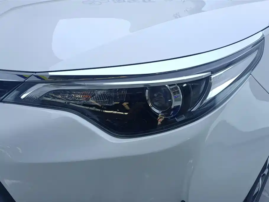Levin Facelift 185 T CVT Elite CN-V