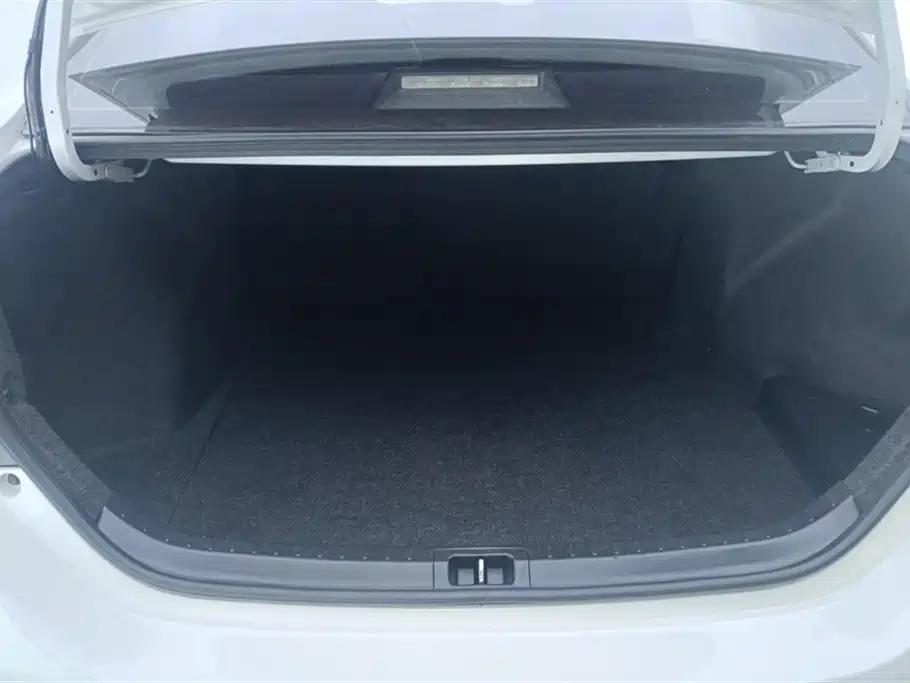 Levin Facelift 185 T CVT Elite CN-V