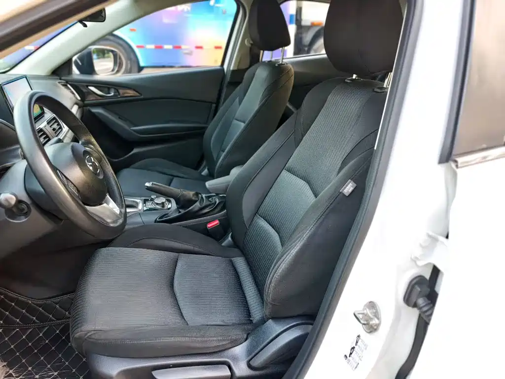 Mazda 3 Axela Sedan 1.5 L Auto Comfort