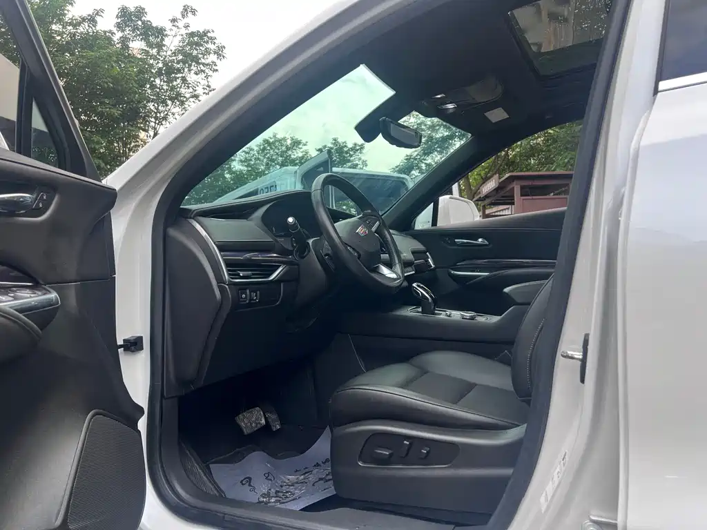 Cadillac XT4 Facelift 28 T 2 WD Tech