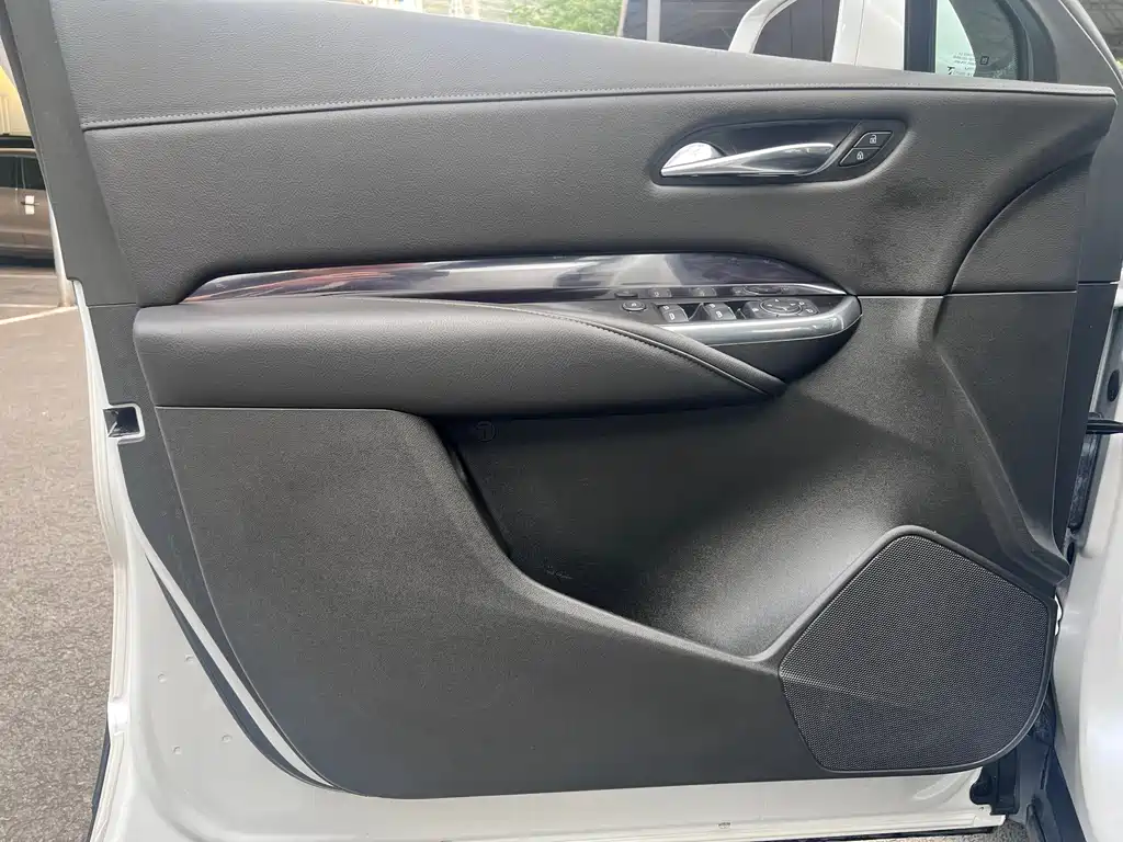 Cadillac XT4 Facelift 28 T 2 WD Tech