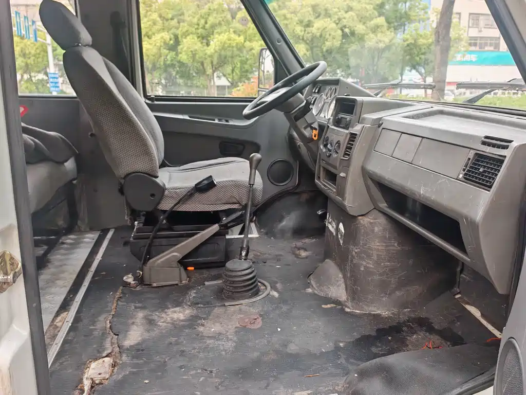 Iveco Deyi 2.5 T-A 35 NJ6484 ACM47 Z4