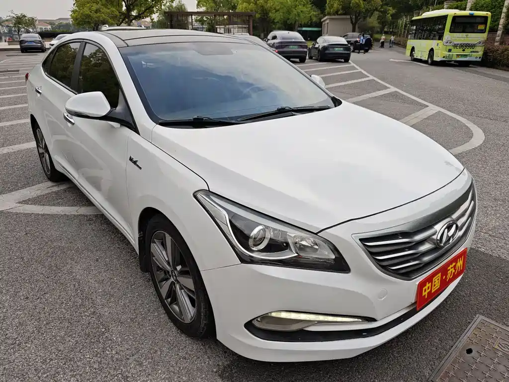 Mistra 1.8 L Auto Distinguished DLX