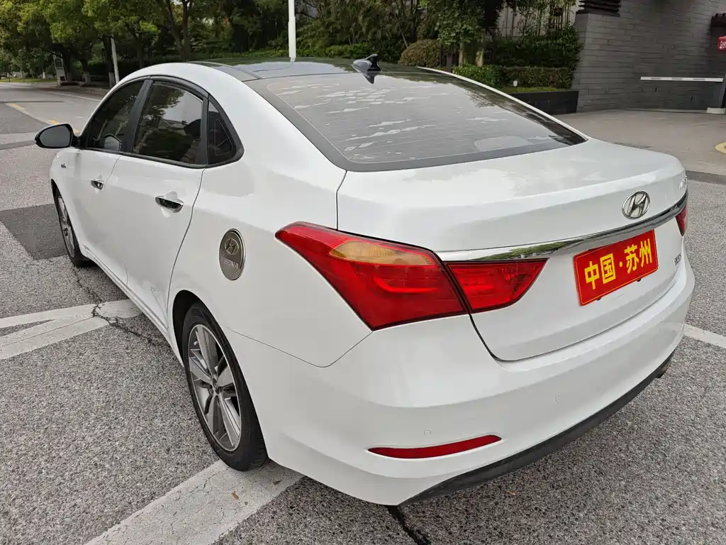 Mistra 1.8 L Auto Distinguished DLX