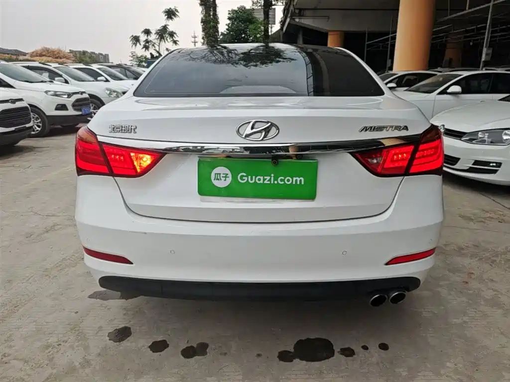 Mistra 1.8 L Auto Distinguished DLX