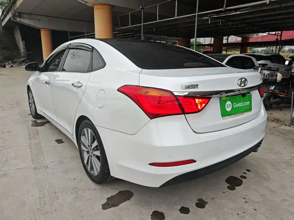 Mistra 1.8 L Auto Distinguished DLX