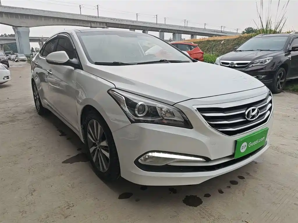 Mistra 1.8 L Auto Distinguished DLX