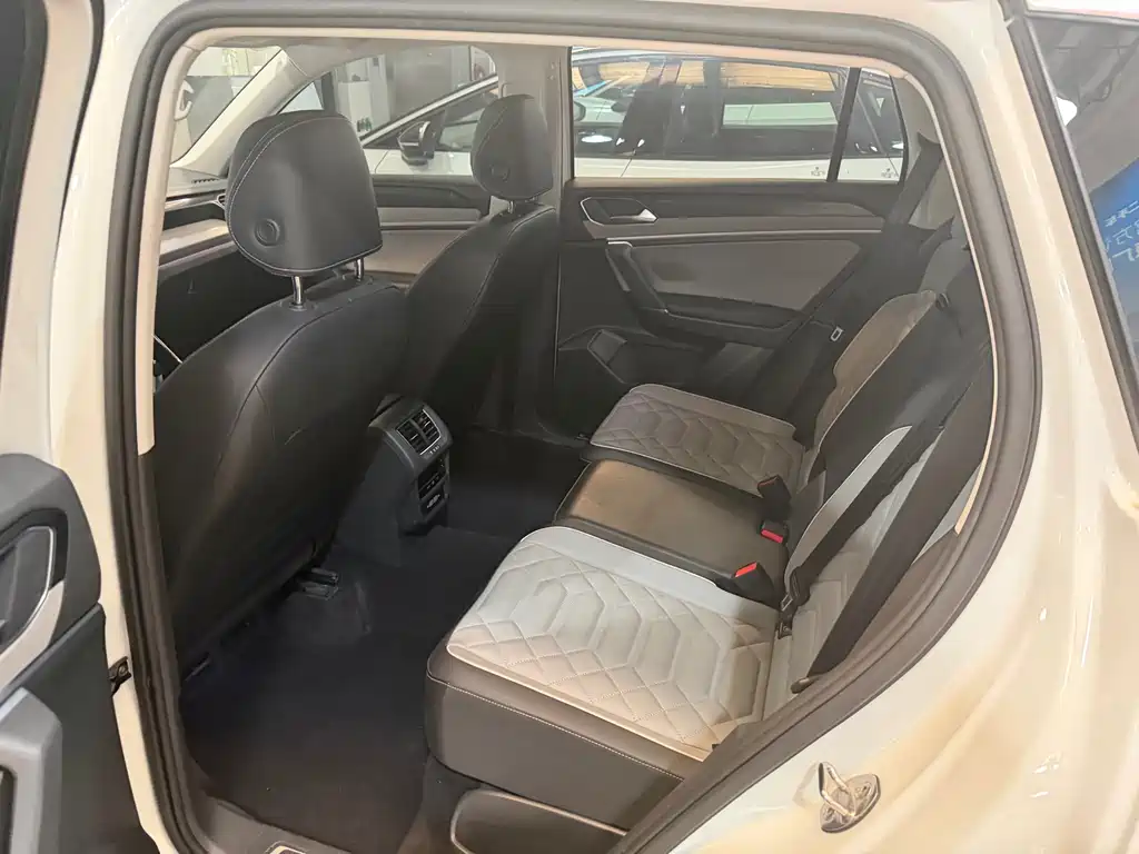 Tayron 300 TSI 2 WD Luxury Plus Advanced