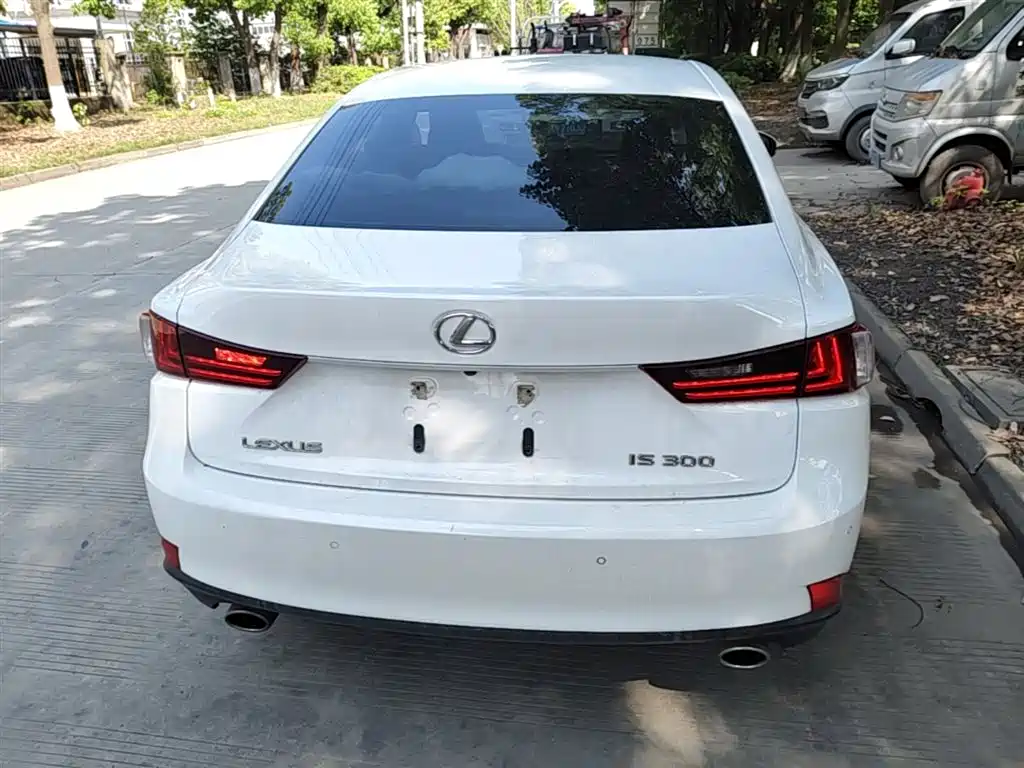 Lexus IS 200 t F SPORT