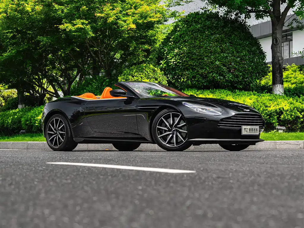 Aston Martin DB11 阿斯顿·马丁DB11 2023款 4.0 T V8 Volante
