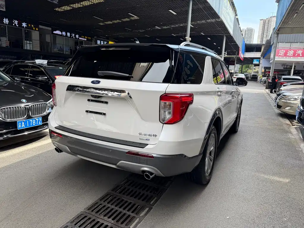 Explorer EcoBoost 285 4 WD Style 6-seat