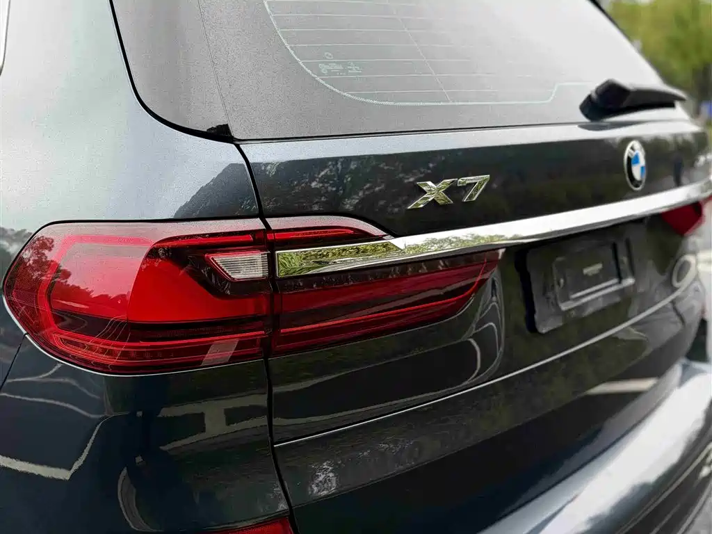 BMW X7 xDrive40 i Premium M Sport Package